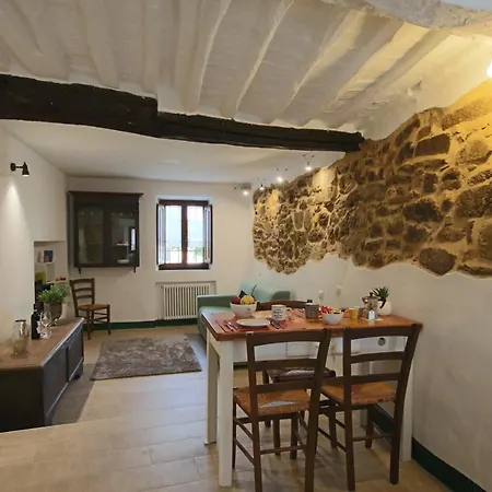 Casa Costa Delle Caserme *