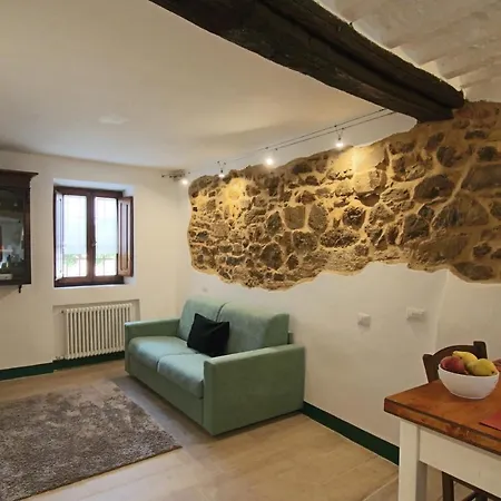 Casa Costa Delle Caserme *